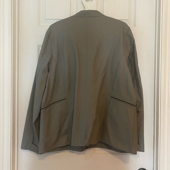 Women’s jacket NWOT - Picture 2 of 2